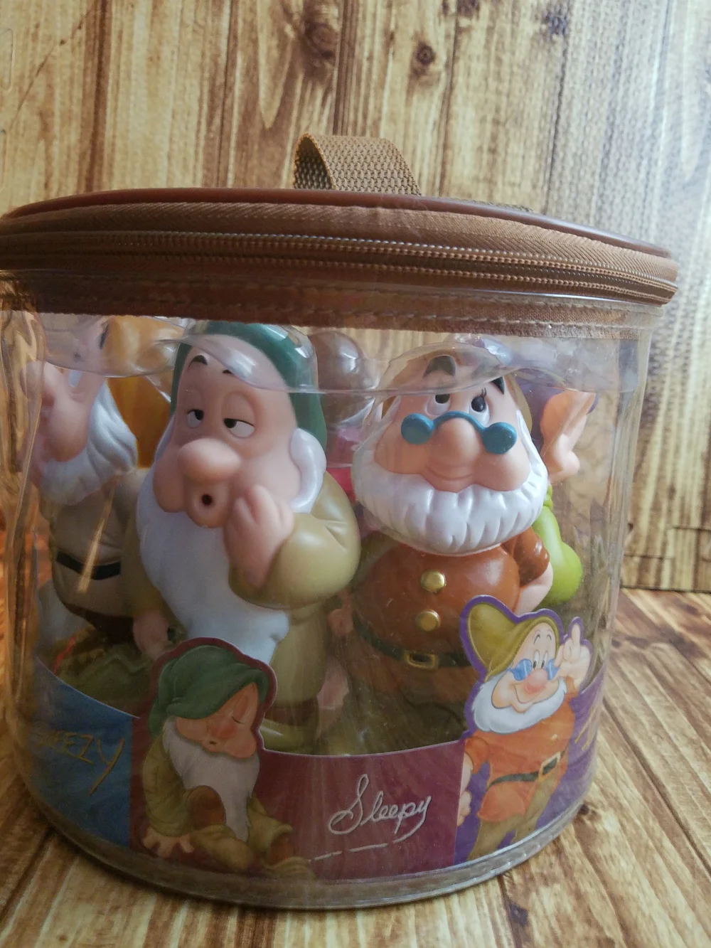 Disney Parks Snow White Seven Dwarfs Squeeze Bath Toy Set Figurines Figures NEW
